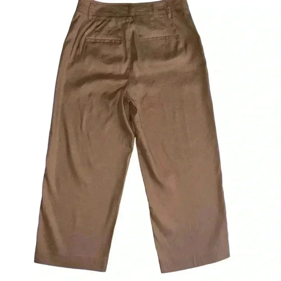 White House Black Market The Wide Leg Crop in size 10 new without tags - Picture 2 of 9